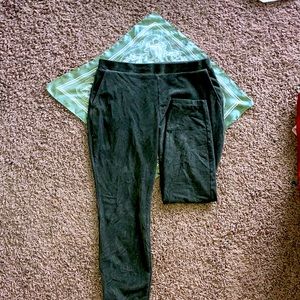 Green Ribbed Straight Leg Pant. Large.
